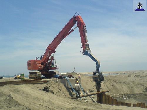挖机打桩臂改装、挖机打桩臂定制、打桩臂挖机改装