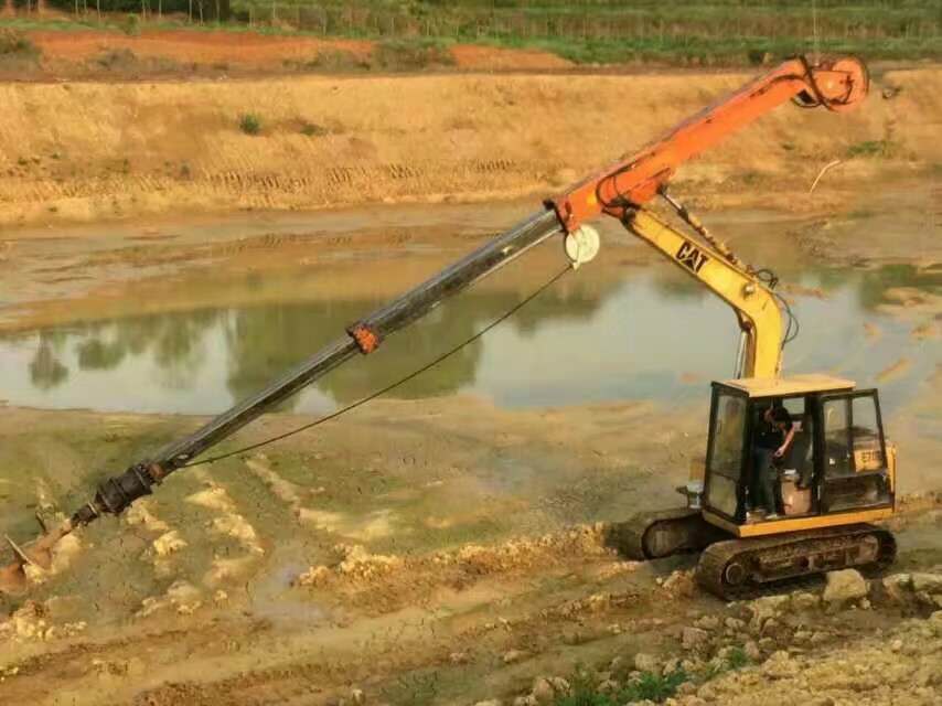 挖机伸缩臂厂家定制、勾机伸缩臂厂家改装、伸缩臂挖机厂家