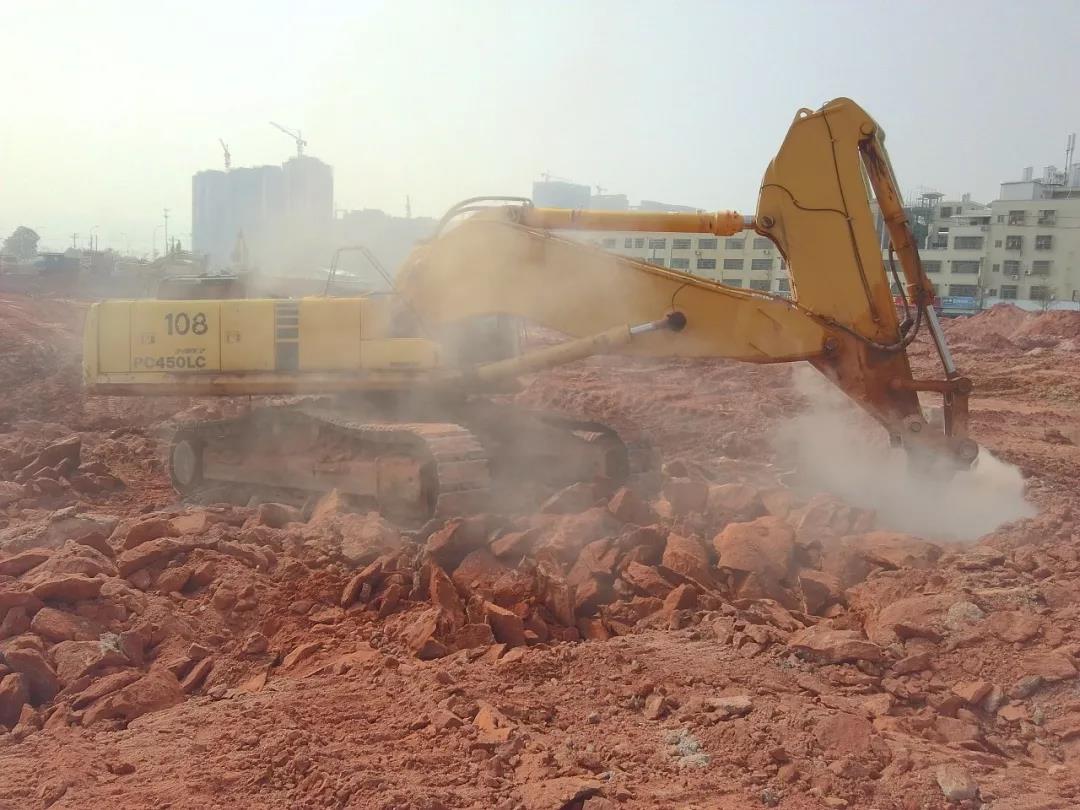 挖掘机岩石臂.jpg